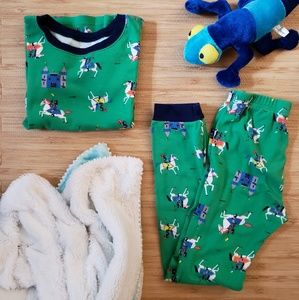 Carter's size 8 Knight pajama set